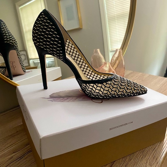 Jessica Simpson Shoes - *SOLD* Jessica Simpson pumps pointed toe